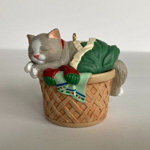 Cat Naps - Hallmark Keepsake Ornament  - 1998 Collector's Series - Christmas